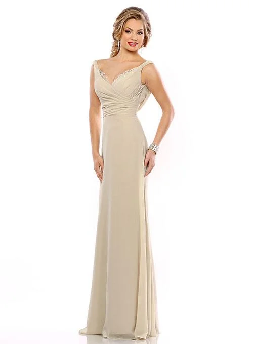 Envious Couture 137 size 12 Ivory bridal gown v neckline with eyelash lace trim flowy chiffon bridal dress Envious Couture 137 size 12 Ivory bridal gown v neckline with eyelash lace trim flowy chiffon bridal dress